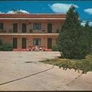 Unused VintagePostcard of Apache Court, Colorado Springs, Colorado AAA Rated