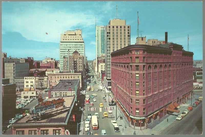 Unused Jumbo Postcard of Seventeenth Street, The Wall Street of Denver, Colorado