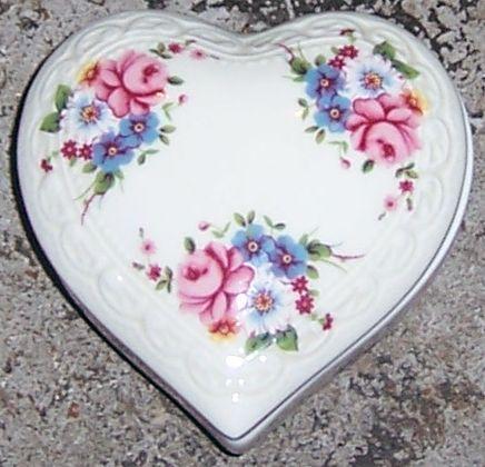 Vintage LW Rice Covered Heart Shaped Box With Pink and Blue Flowers on Lid
