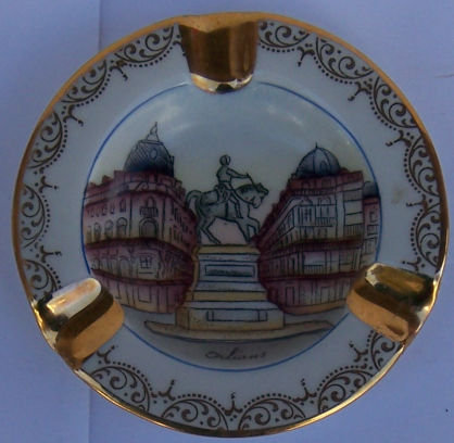 Limoges Ashtray with Orleans in Center and Gold Trim