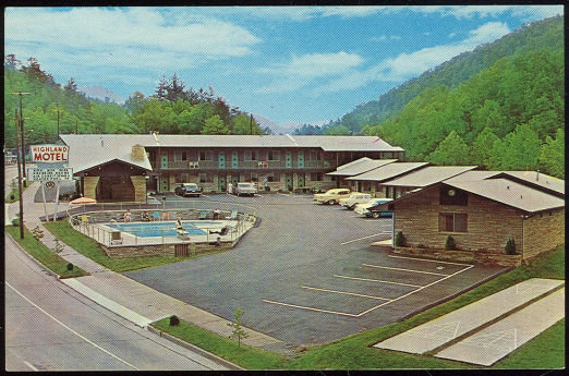 Postcard of Highland Motel, Gatlinburg, Tennessee