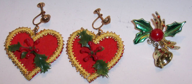 Two Pieces Christmas Jewelry Earrings and Pin w/Holly