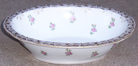 Beautiful Limoges Oval Serving Bowl with Roses w/Gold