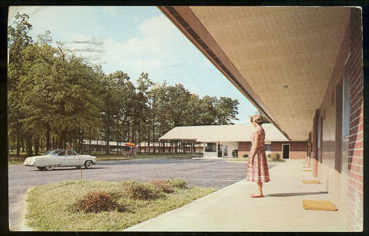 Postcard of The Oaks Motel, Greensboro, North Carolina