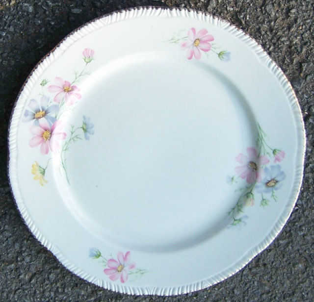 Homer Laughlin Newell Plate with Helene Floral Design