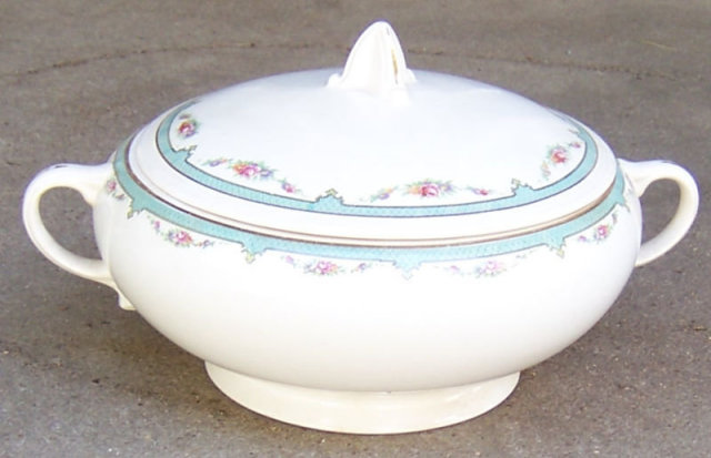 Vintage Salem China Symphony Covered Casserole Dish