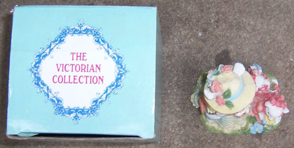 Mrs. Minnie Cheesebits Victoiran Collection 1995