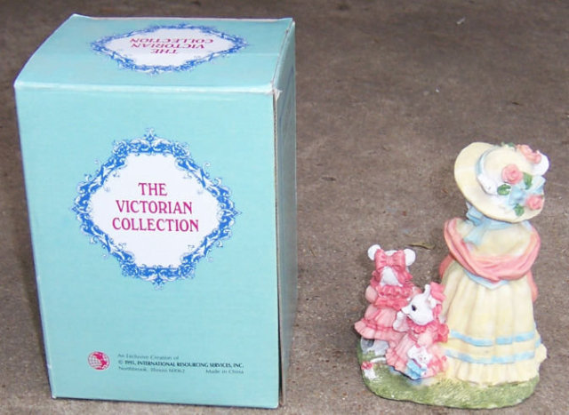 Mrs. Minnie Cheesebits Victoiran Collection 1995