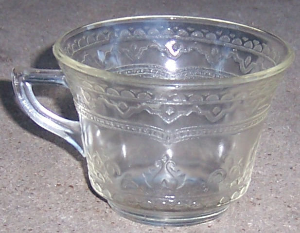 Vintage Patrician Spoke Federal Glass Amber Cup