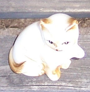 Vintage Pottery Seated Cat White with Brown Highlights