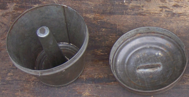 Antique Round Pudding Mold With Lid and Handle