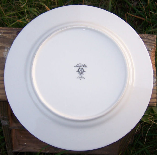 Noritake China Adagio Design Dinner Plate
