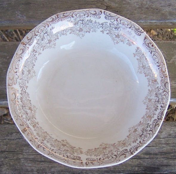 Vintage Royal China Duane Gold and White Berry Bowl
