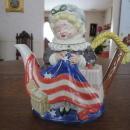 Betsy Ross Fitz & Floyd Collectors series teapot
