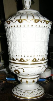 Antique Ginori (Capo di Monte) Covered Urn