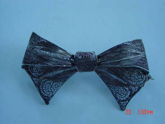 Antique Victorian Spun Silver Filigree Bow Brooch Pin