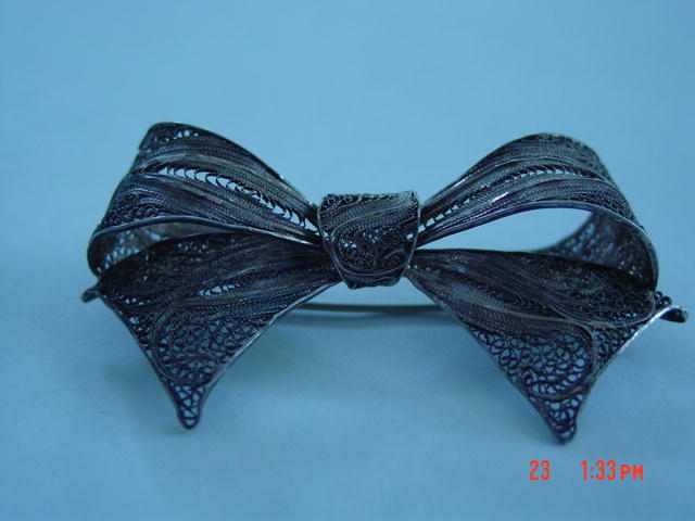 Antique Victorian Spun Silver Filigree Bow Brooch Pin
