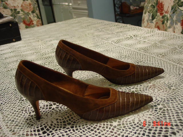Gorgeous Chocolate Reptile Lizard Alligator & Brown Suede Adore Shoes Size 7AA