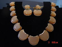Vintage 50's Cream Colored Thermoset Lucite Moonglow Demi Parare Necklace & Earrings