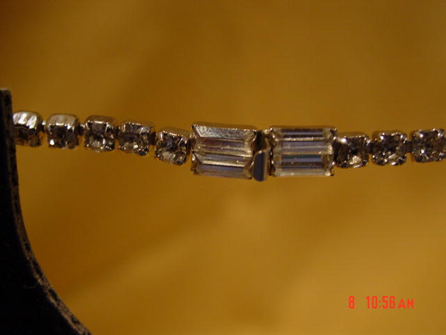 GORGEOUS Clear Rhinestone Necklace