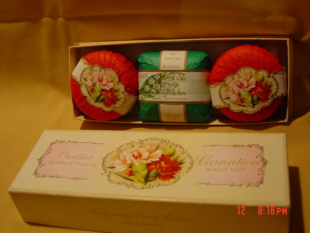 Vintage Box of 3 Carnation Beauty Soap Bars