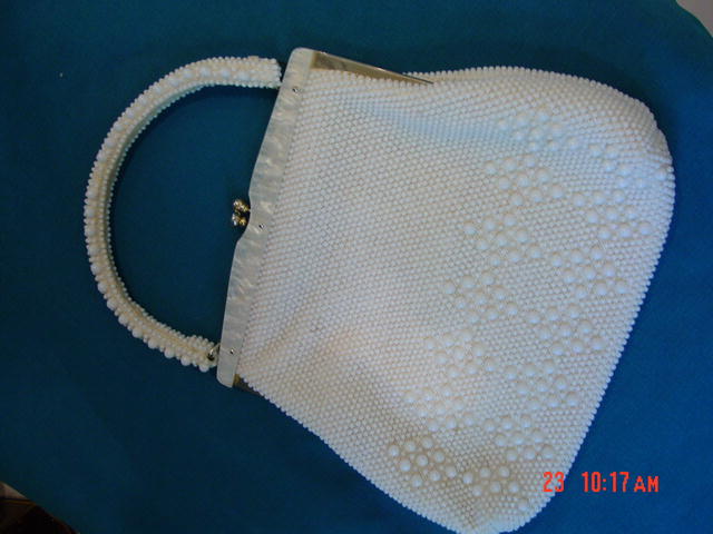 Vintage White Bead Handbag with Mother of Pearl Clasp
