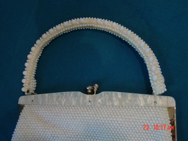 Vintage White Bead Handbag with Mother of Pearl Clasp