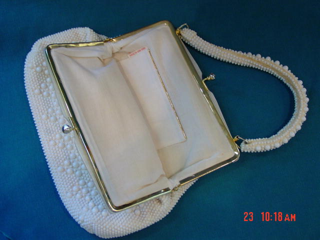 Vintage White Bead Handbag with Mother of Pearl Clasp