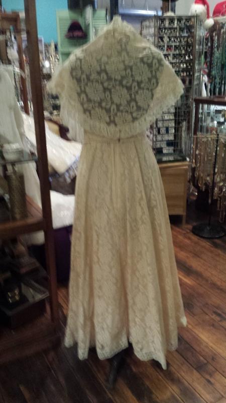 Vintage Couriers California Black Velvet & Ivory Lace Gown with Shawl Size 9/10