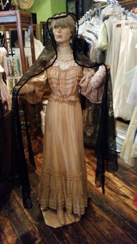 Antique Black Chantilly Lace Civil War Victorian Era Mourning Shawl