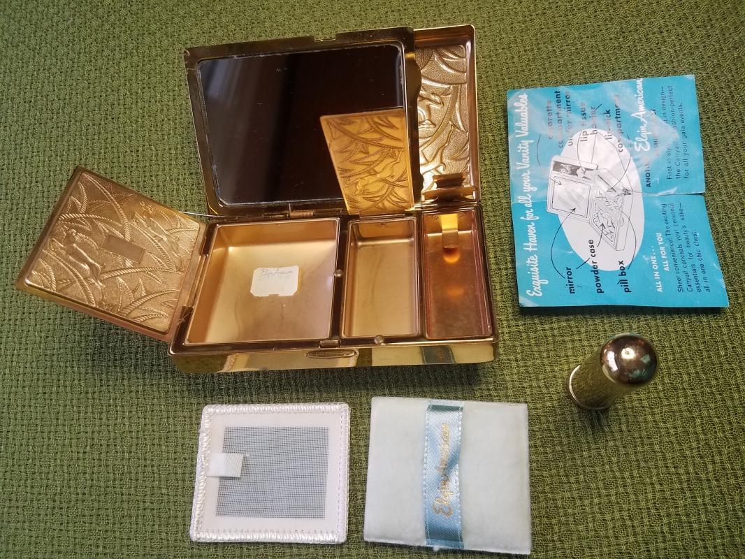 Elgin American Gold Gazelle Carryall Compact Dance Purse Necessaire Minaudière