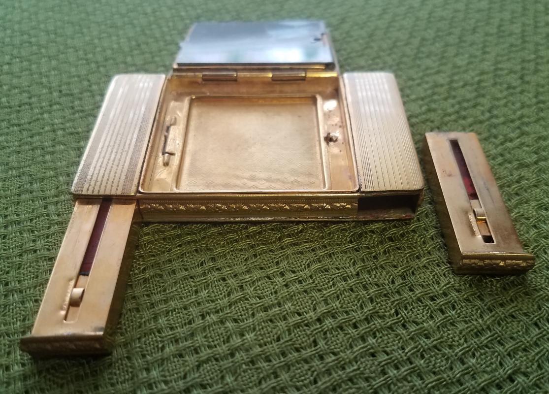 LaMode Guilloche Powder Rouge Lipstick Compact 1938