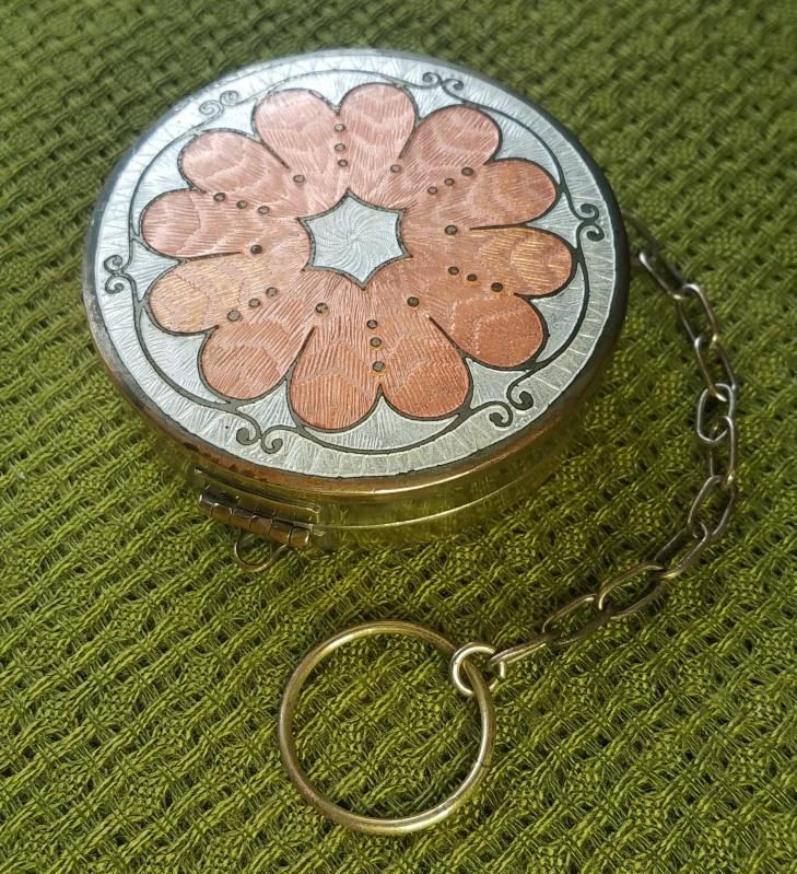 Antique Round Guilloche Enamel Necessaire' Powder Dance Compact with Finger Ring