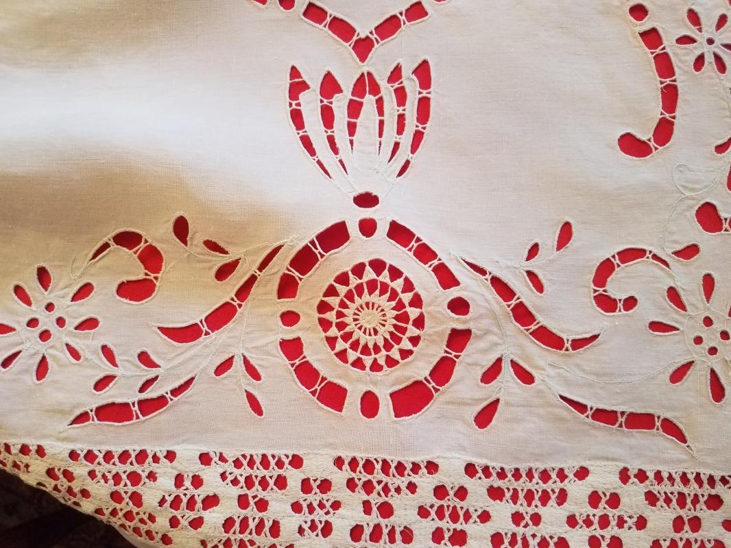 Beautiful Off-White Linen Bedspread With Detailed Cutout Lace Work