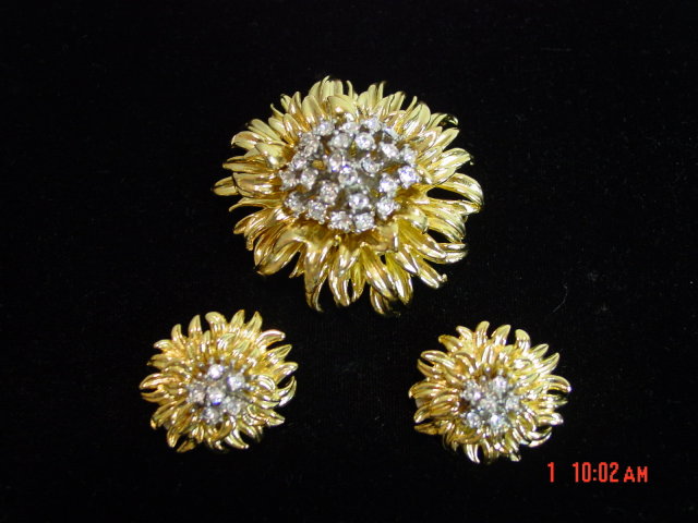 Vintage Erwin Pearl Chrysanthemum Brooch Pin & Clip Earrings