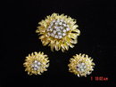 Vintage Erwin Pearl Chrysanthemum Brooch Pin & Clip Earrings