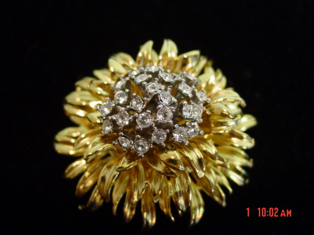 Vintage Erwin Pearl Chrysanthemum Brooch Pin & Clip Earrings