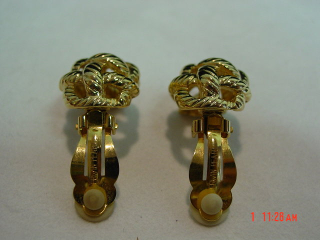 Erwin Pearl Gold Clip Earrings