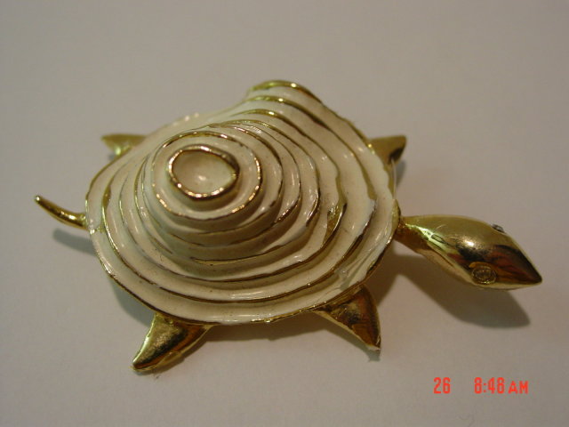 Cream Enamel & Goldtone Turtle Pin Brooch