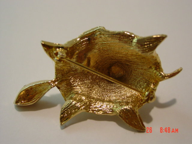Cream Enamel & Goldtone Turtle Pin Brooch