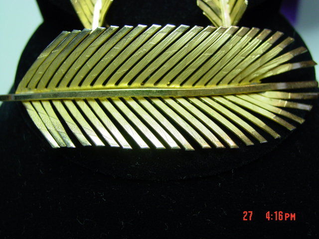 Goldtone Giovanni Fern Leaf Brooch Pin & Clip Earrings