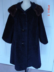 Vintage Ladies Black Boucle Wool Swing Coat Mink Collar