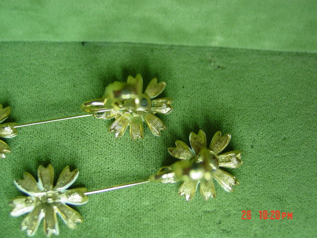 '60's Daisy Drop Clip Earrings Signed ART