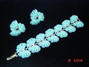 Vintage Lisner Light Blue Plastic Flower Bracelet & Clip Earrings