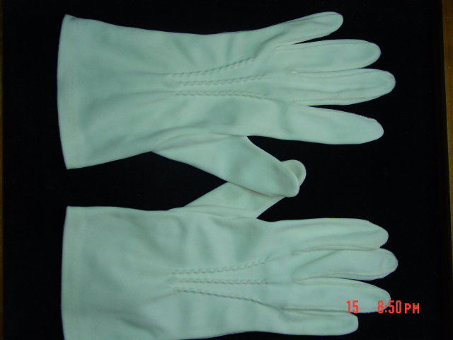 Vintage White Cotton Ladies Gloves