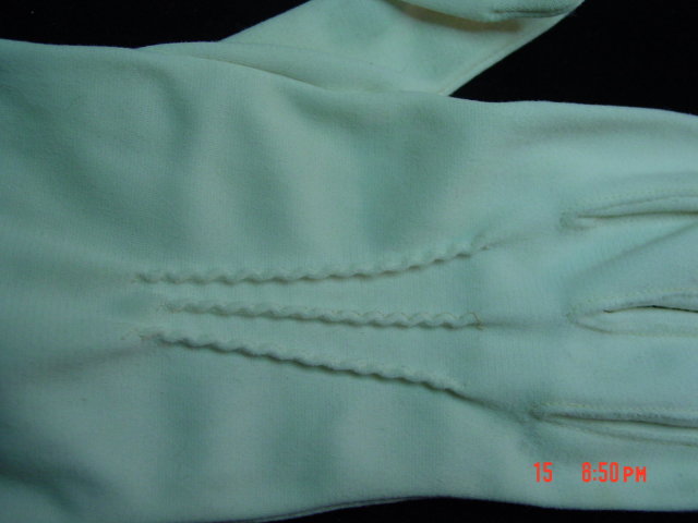 Vintage White Cotton Ladies Gloves