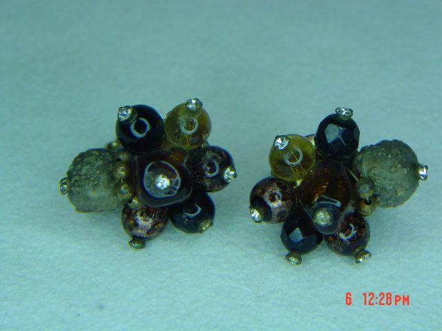 Vendome Art Glass Clip Earrings