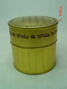 Vintage Brass Colored Daggett and Ramsdell Face Powder Tin Container
