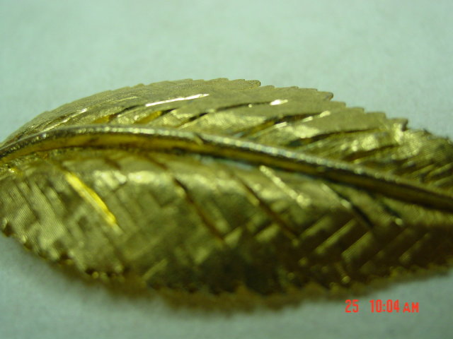 BSK Goldtone Leaf Brooch