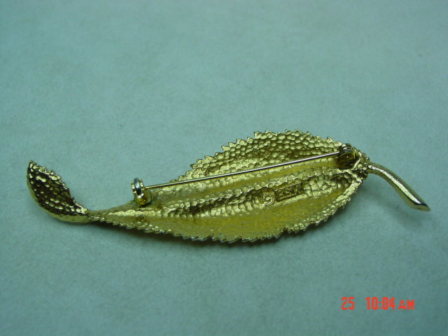 BSK Goldtone Leaf Brooch